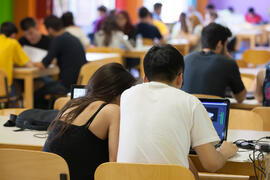Ambiente en la facultad de Ciencias Económicas y Empresariales. Campus de El Ejido. Mayo de 2015