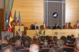 Investidura como Doctor "Honoris Causa" de D. Javier Aracil Santonja por la Escuela Técnica Superior de Ingeniería Industrial de la Universidad de Málaga. Rectorado. Diciembre de 2013