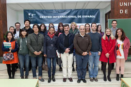 Foto de grupo tras la graduación de los alumnos del CIE de la Universidad de Málaga. Centro Internacional de Español. Febrero de 2015