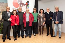Inauguración de la exposición "Visitación del Coronado de Espinas ante el arte de vanguardia" por Eugenio Chicano. Casa Hermandad de la Cofradía. Noviembre de 2013