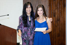 Josefa García con una alumna en su graduación. Centro Internacional de Español. Julio de 2014