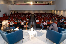 "Dialogando" con Ousman Umar. Facultad de Estudios Sociales y del Trabajo. Marzo de 2020