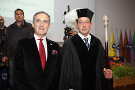 Imposición de la Medalla de Oro de la Universidad de Málaga a la Universidad de Granada. Paraninfo. Diciembre de 2016