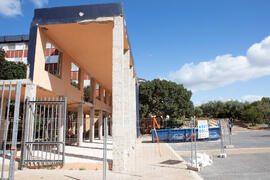 Obras en la fachada de la Facultad de Ciencias. Campus de Teatinos. Abril de 2019