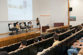 Intervención de Macarena Parrado. Acto de bienvenida al alumnado de primer curso de Económicas. Paraninfo. Septiembre de 2015