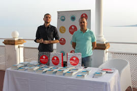 Estand de Agapea en la firma de libros de César Brandon. Festival benéfico en los Baños del Carmen. Cursos de Verano de la Universidad de Málaga. Málaga. Julio de 2018