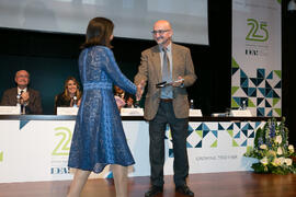 Entrega del galardón conmemorativo a María Jesús Almazor. Acto del 25 Aniversario del Parque Tecnológico de Andalucía. Palacio de Ferias y Congresos de Málaga. Noviembre de 2017