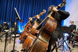 Músicos ensayando. Concierto de Bandas Sonoras de la 31 edición de Fancine de la Universidad de Málaga. Auditorio de la Escuela Técnica de Ingeniería de Telecomunicaciones e Informática. Noviembre de 2021