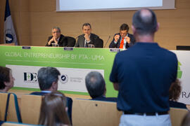 Reunión con el ministro de Ciencia, Innovación y Universidades, en el edificio The Green Ray. Campus de Teatinos. Junio de 2018