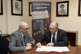 Firma de adhesión de la Facultad de Económicas como socio colaborador del Ateneo de Málaga. Facultad de Ciencias Económicas y Empresariales. Febrero de 2015