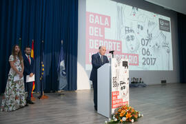 Pedro Montiel en la Gala del Deporte Universitario 2017. Escuela Técnica Superior de Ingeniería de Telecomunicaciones. Junio de 2017