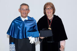 Miguel Delibes de Castro junto a Adelaida de la Calle en su investidura como Doctor "Honoris Causa" por la Facultad de Ciencias de la Universidad de Málaga. Junio de 2014