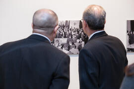 Francisco de la Torre y Eugenio José Luque en la inauguración de la exposición "Málaga, 50 años de la Facultad de Económicas" en el Archivo Municipal. Archivo Municipal. Noviembre de 2015