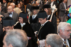 Entrada de autoridades al acto de imposición de la Medalla de Oro de la Universidad de Málaga a la Universidad de Granada. Paraninfo. Diciembre de 2016