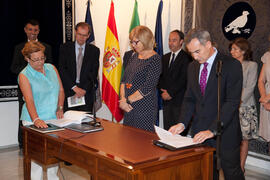 Toma de posesión de nuevos decanos, directores de centro y defensores de la Comunidad Universitaria. Rectorado. Junio de 2012