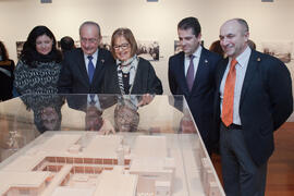 Inauguración de la exposición "50 Años de la Facultad de Ciencias Económicas y Empresariales". Rectorado. Enero de 2015