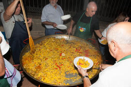 Paella para la fiesta de bienvenida a los alumnos de intercambio internacional de la Universidad de Málaga. Jardín botánico. Octubre de 2016