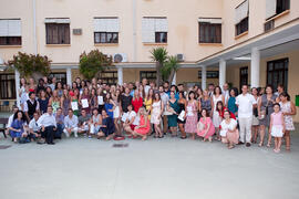 Foto de grupo tras la graduación de los alumnos del CIE de la Universidad de Málaga. Graduación en el CIE de la Universidad de Málaga. Centro Internacional de Español. Julio de 2014