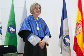 Adelaida de la Calle en su imposición de la Medalla de Oro de la Universidad de Málaga. Paraninfo. Mayo de 2016
