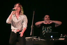 Concierto de Brisa Fenoy. Espectáculo benéfico en los Cursos de Verano de la Universidad de Málaga. Marbella. Julio de 2018