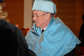 Investidura como Doctor "Honoris Causa" de D. Alfonso Canales Pérez Bryan por la Universidad de Málaga. Salón de Actos del Rectorado. Mayo de 2005