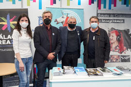 Foto de grupo. Jornada de Puertas Abiertas de la Universidad de Málaga. Complejo Polideportivo Universitario. Marzo de 2022