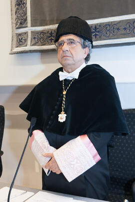 José Ángel Narváez en la investidura como Doctor "Honoris Causa" de Antonio Soler por la Facultad de Filosofía y Letras de la Universidad de Málaga. Paraninfo. Junio de 2016