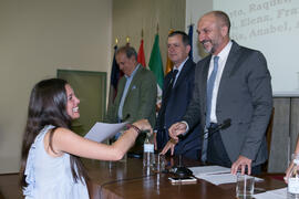 Entrega de mención especial. Facultad de Ciencias Económicas y Empresariales. Junio de 2018