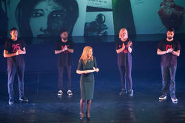 Chantal Pérez con los presentadores de la gala inaugural de la XXV edición de Fancine de la Universidad de Málaga. Teatro Cervantes. Noviembre de 2015