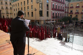Acto de la Hermandad de los Estudiantes en la Catedral. Plaza del Obispo, Málaga. Abril de 2019