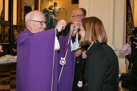 Entrega de medallas de la Cofradía de los Estudiantes. Misa de Lunes Santo. Iglesia de San Agustín. Abril de 2017