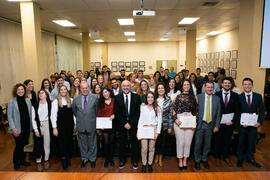 Foto de grupo tras la entrega de premios y menciones. Facultad de Ciencias Económicas y Empresariales. Diciembre de 2019