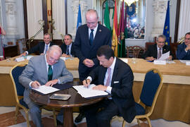 Firma de acuerdo. Presentación del Centro Internacional de Autoridades y Líderes. Ayuntamiento de Málaga. Julio de 2018