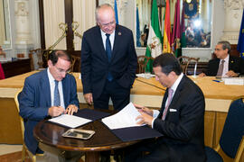 Firma de acuerdo. Presentación del Centro Internacional de Autoridades y Líderes. Ayuntamiento de Málaga. Julio de 2018