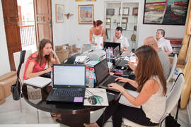 Cursos de verano 2012 de la Universidad de Málaga. Personal de la Fundación General de la UMA. Vélez Málaga. Julio de 2012