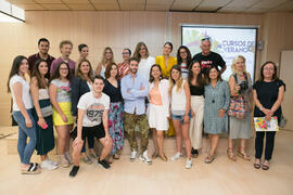 Pelayo Díaz y asistentes al curso. Curso "Influencers, camino al éxito". Cursos de verano 2018 de la Universidad de Málaga. Marbella. Julio de 2018