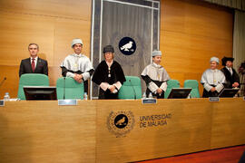 Investidura como Doctores "Honoris Causa" de Michelle Mattelart y Armand Mattelart por la Facultad de Ciencias de la Comunicación de la Universidad de Málaga. Rectorado. Abril de 2014