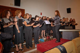 Coro Oficial de la Universidad de Málaga. Homenaje al personal que cumple 25 años al servicio de la Universidad de Málaga y al personal jubilado. Paraninfo. Julio de 2013