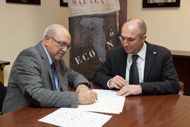 Firma de adhesión de la Facultad de Económicas como socio colaborador del Ateneo de Málaga. Facultad de Ciencias Económicas y Empresariales. Febrero de 2015