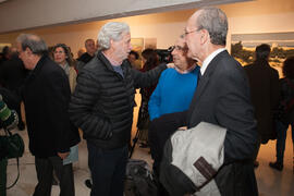 Momentos previos a la inauguración de la exposición "Paisajes Andaluces", de Eugenio Chicano. Museo del Patrimonio Municipal. Diciembre de 2016