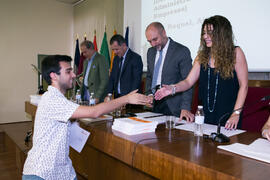 Entrega de mención especial. Facultad de Ciencias Económicas y Empresariales. Junio de 2018