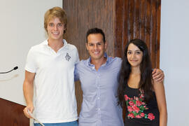 Daniel Mora con alumnos en su graduación. Centro Internacional de Español. Agosto de 2014