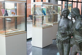 Exposición bibliográfica “Arqueología malagueña en la biblioteca”. Inauguración de las actividades con motivo del Día Internacional del Libro. Biblioteca General. Abril de 2018