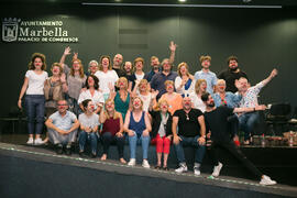 Foto de grupo tras la clase magistral "Clown: El arte de hacer el payaso". Curso de Verano "El humor en las artes escénicas". Marbella. Julio de 2018