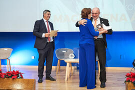 Entrega a Magdalena Álvarez de la distinción "Oikonomos" de la Facultad de Ciencias Económicas y Empresariales de la Universidad de Málaga. Paraninfo. Diciembre de 2024