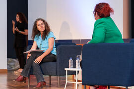 "Dialogando" con Clara Grima. Escuela de Ingenierías Industriales de la Universidad de Málaga. Mayo de 2024