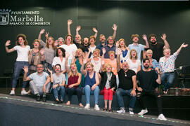 Foto de grupo tras la clase magistral "Clown: El arte de hacer el payaso". Curso de Verano "El humor en las artes escénicas". Marbella. Julio de 2018