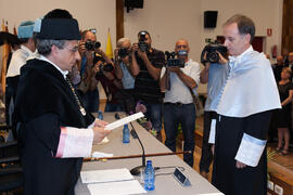 Investidura como Doctor "Honoris Causa" de Antonio Soler por la Facultad de Filosofía y Letras de la Universidad de Málaga. Paraninfo. Junio de 2016