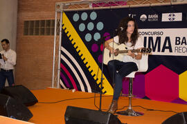 Concierto del III Certamen de Cantautores Destino UMA. Jornadas de Puertas Abiertas de la Universidad de Málaga. Complejo Polideportivo Universitario. Abril de 2015