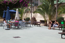 Alumnas en el patio. Centro Internacional de Español. Málaga. Junio de 2014